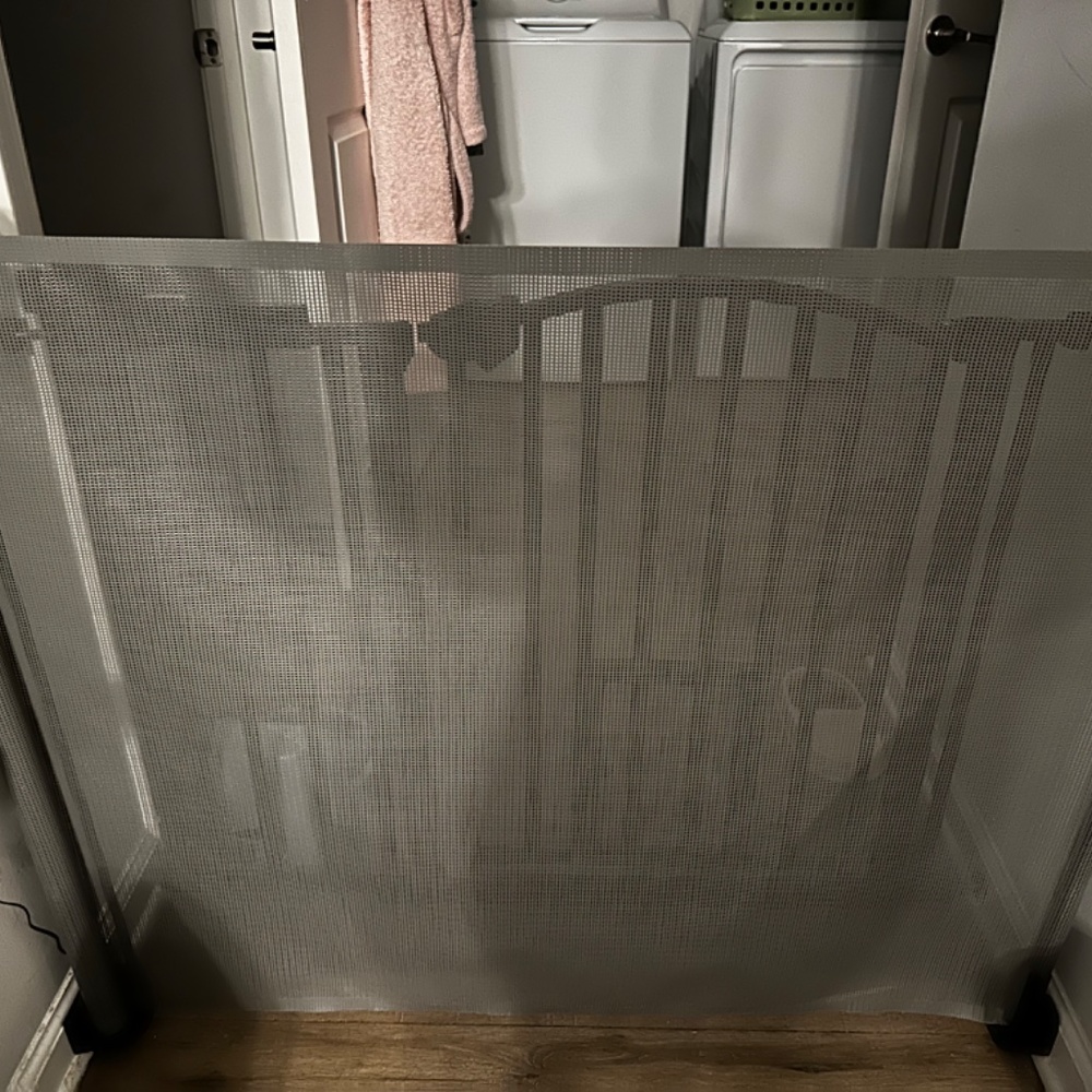 Retractable gate - Picture 2 of 2